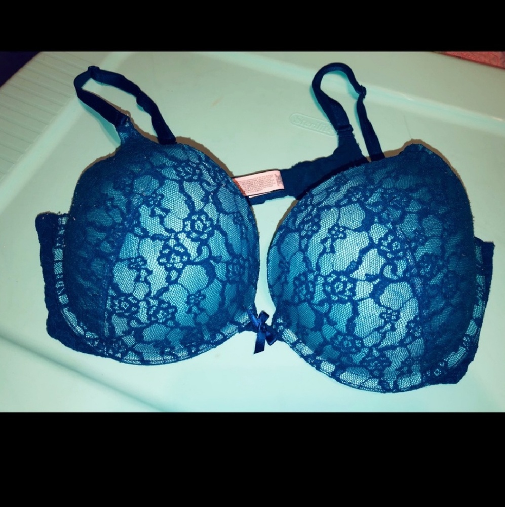 NWOT Victoria's Secret Push Up Lace Piggonant